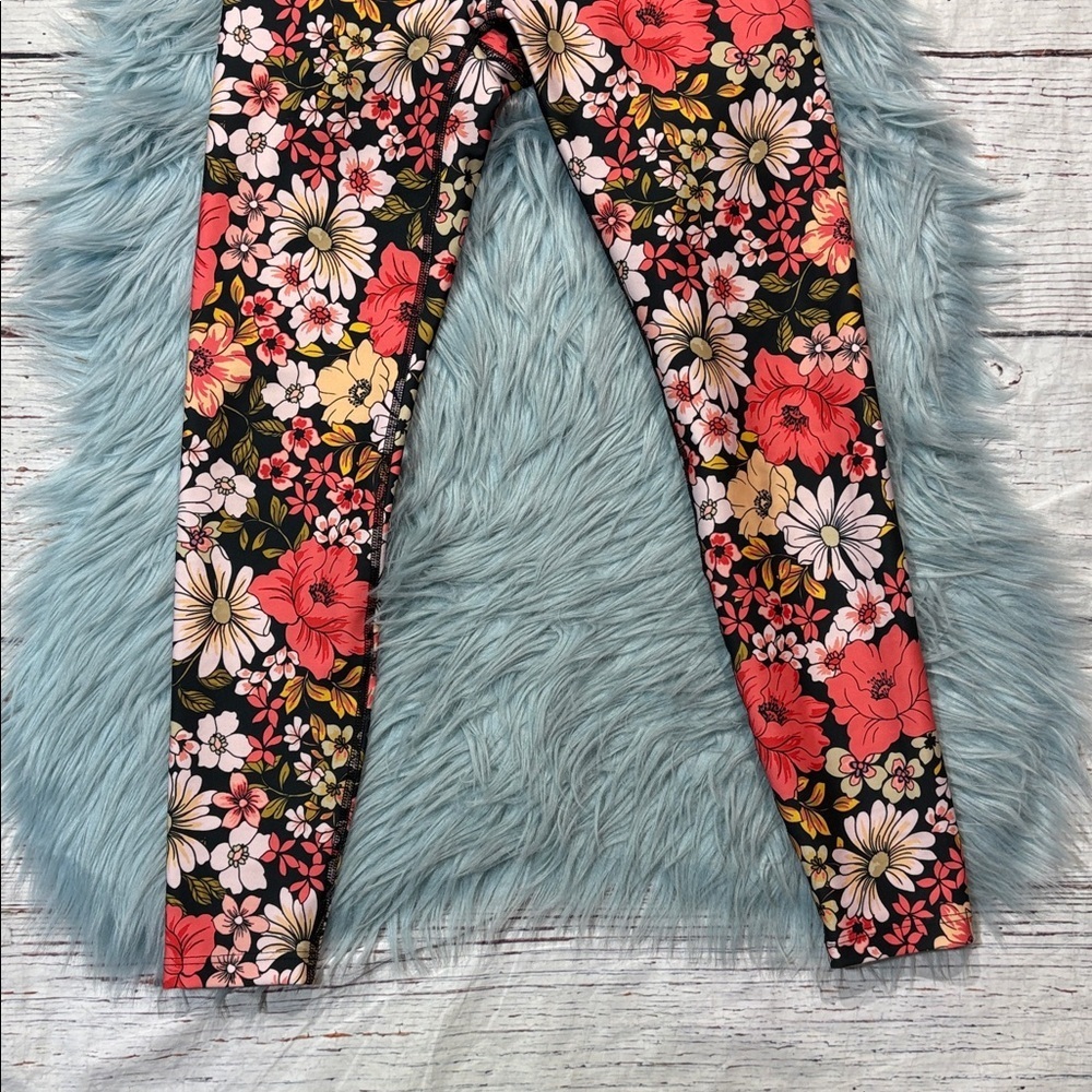 Beyond Yoga Scarlet Gardenia Midi High Rise Floral Leggings - Picture 4 of 7